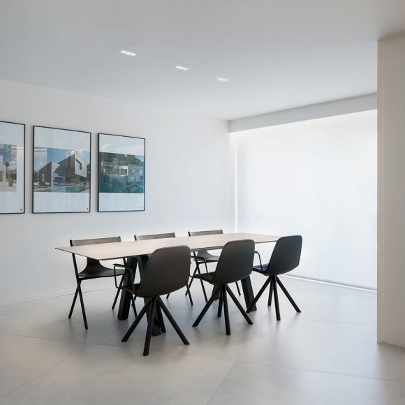 Recessed or trimless?