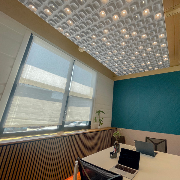 Pyrymid suspension dans les bureaux Clarma