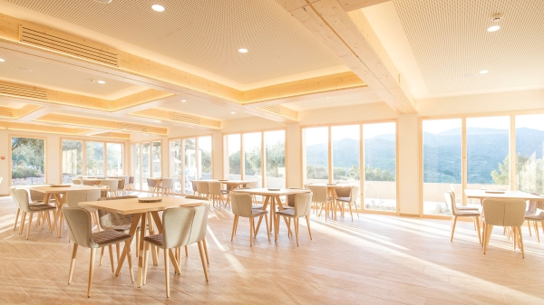 Dining room with panoramic view and spot lighting