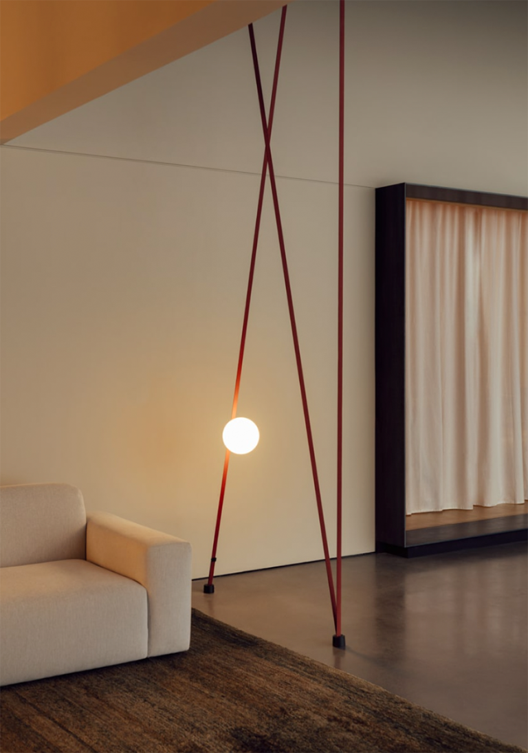 Plusminus de Vibia: Single textile conductrice et luminaire en forme boule, éclairage salon.