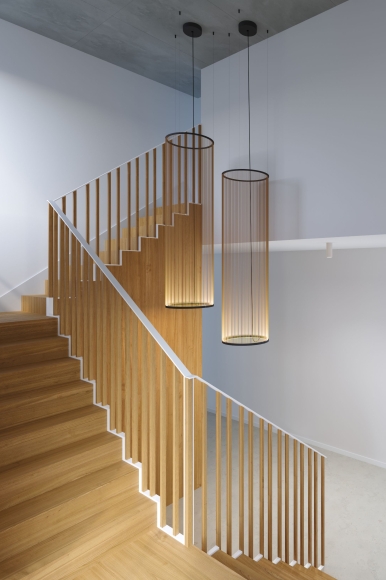 Une lumière douce vers le bas